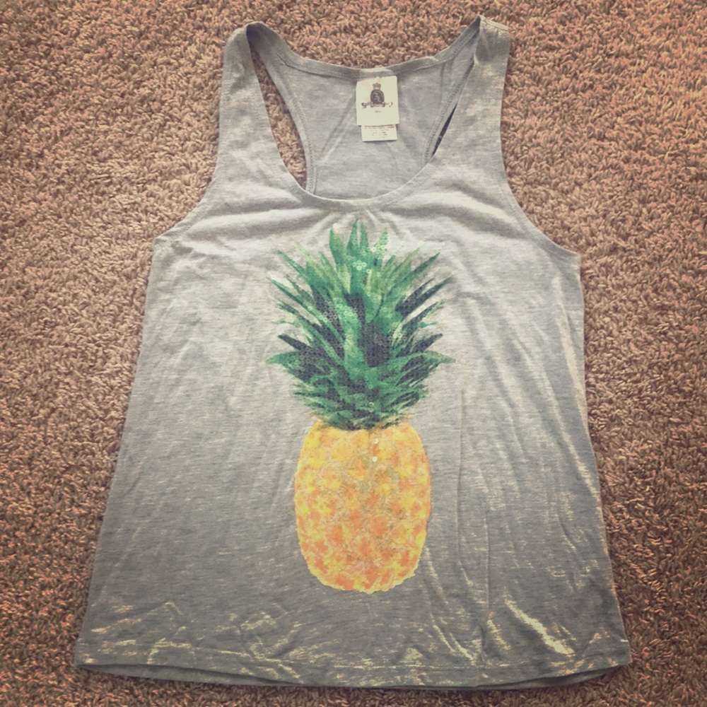 🍍Sequined pineapple tank top